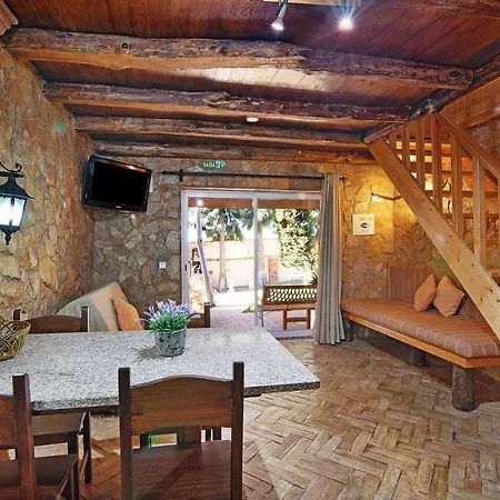 Apartamento Com 1 Quarto * Armação de Pêra